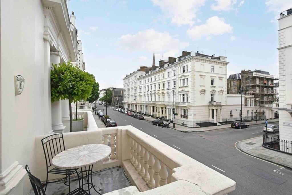 Stunning Grand 2 Bed, 2 Bath Apartment, Londres Exterior foto
